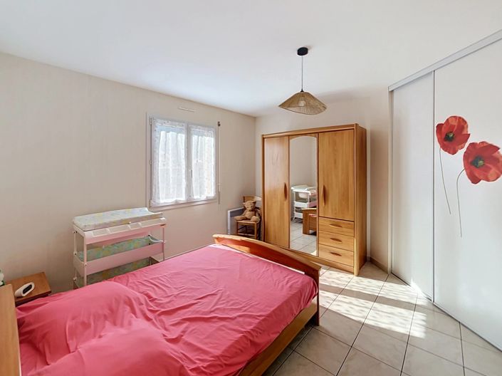 Image No.12-4 Bed House for sale