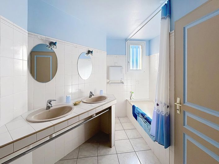 Image No.13-4 Bed House for sale