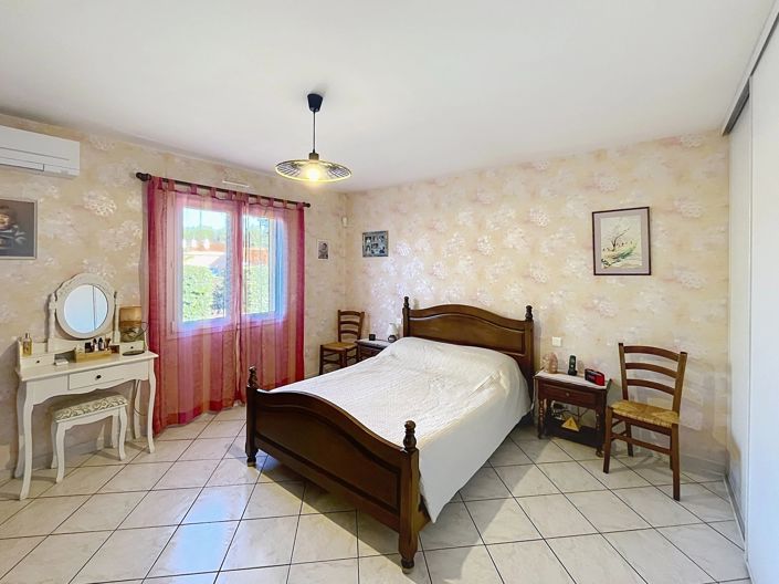 Image No.7-4 Bed House for sale