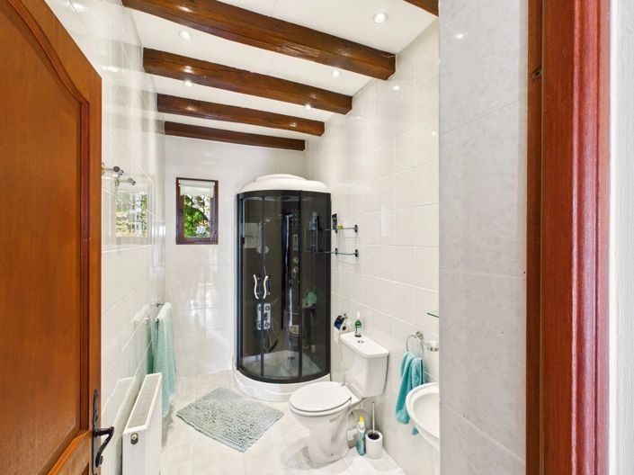 Image No.8-4 Bed House for sale