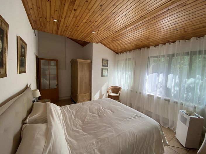 Image No.11-3 Bed House for sale
