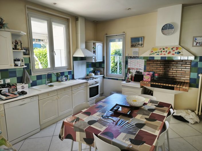 Image No.6-5 Bed House for sale