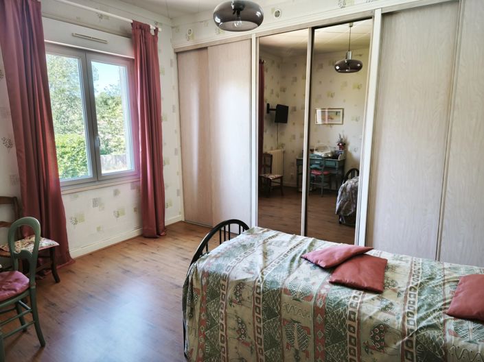 Image No.9-5 Bed House for sale