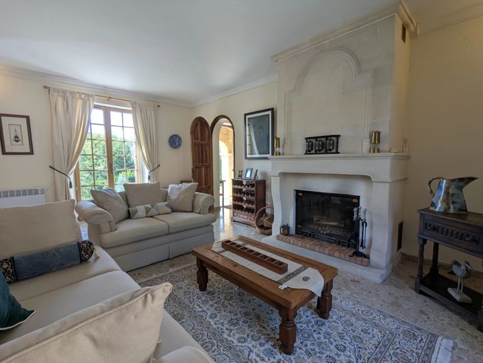Image No.8-5 Bed House for sale