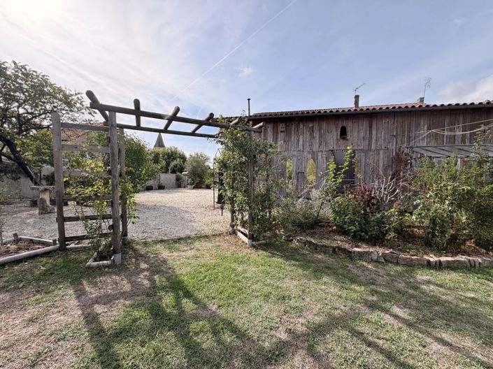 Image No.2-4 Bed House for sale
