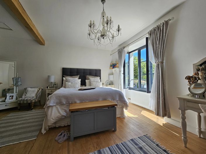 Image No.8-9 Bed House for sale