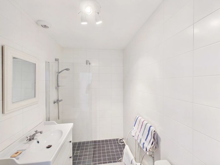Image No.10-3 Bed House for sale