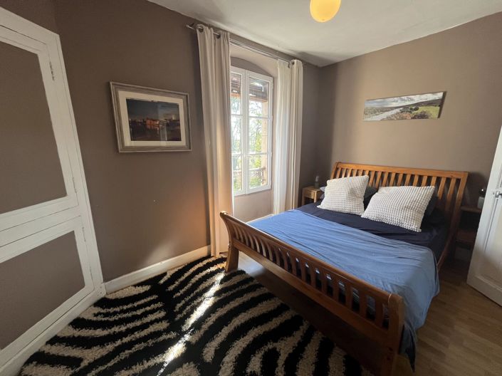 Image No.10-5 Bed House for sale