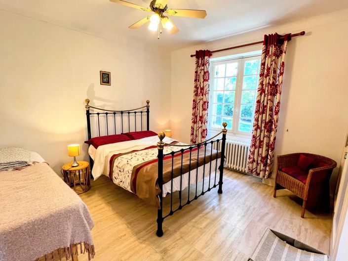 Image No.8-5 Bed House for sale