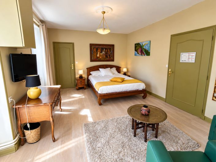 Image No.11-12 Bed House for sale