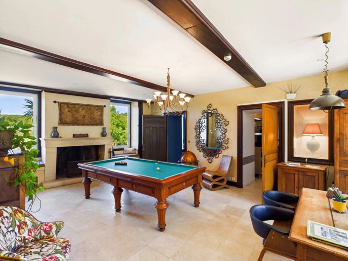 Image No.6-12 Bed House for sale