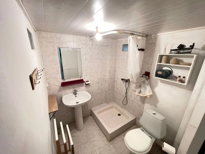 Image No.11-6 Bed House for sale