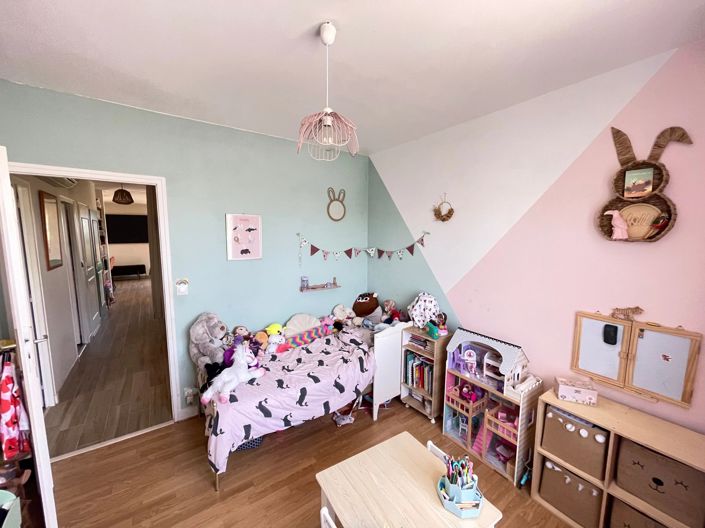 Image No.8-6 Bed House for sale