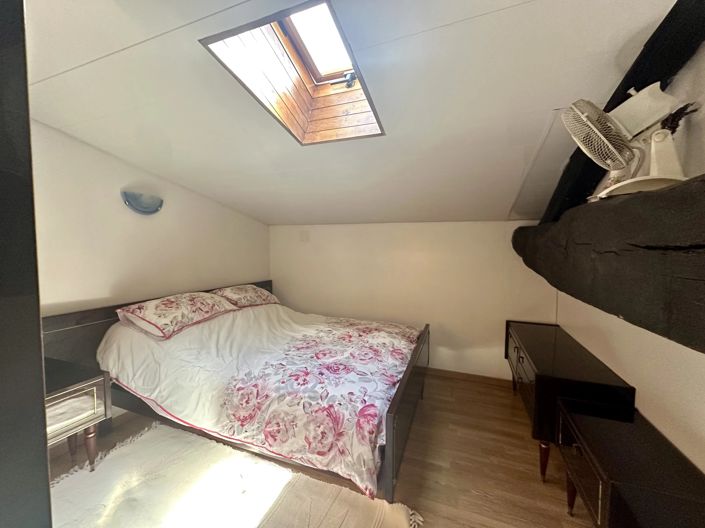 Image No.8-2 Bed House for sale