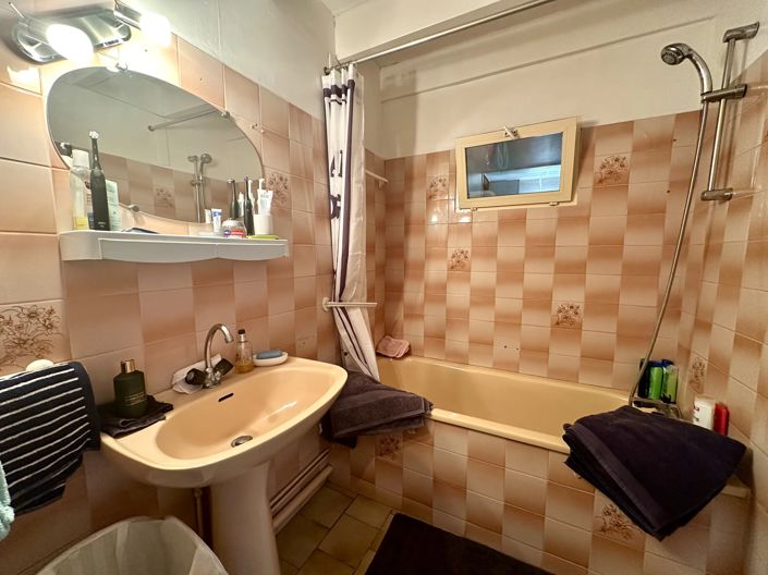 Image No.9-2 Bed House for sale