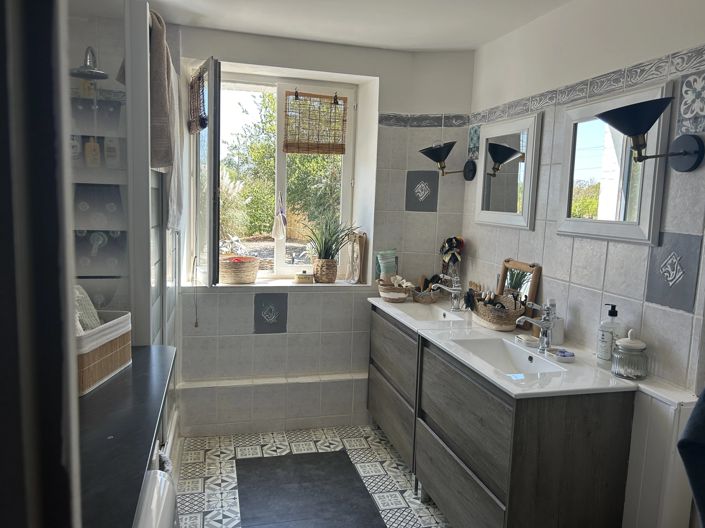Image No.15-3 Bed House for sale