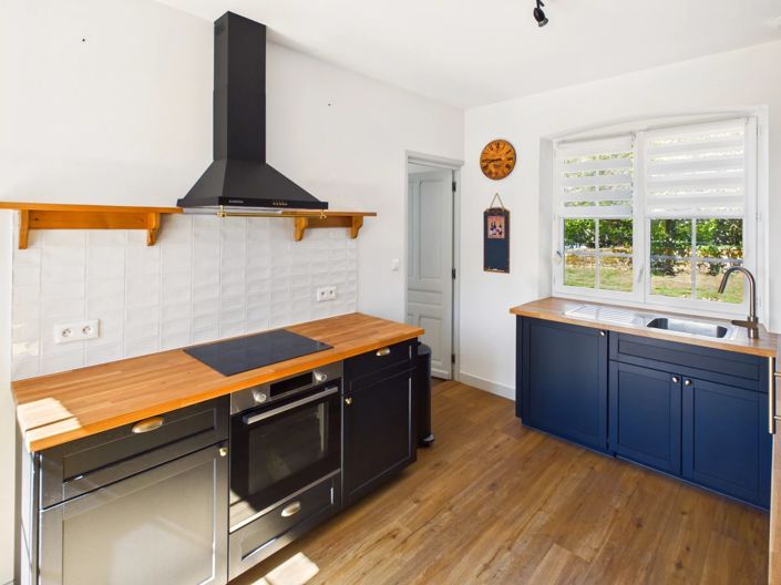 Image No.5-9 Bed House for sale