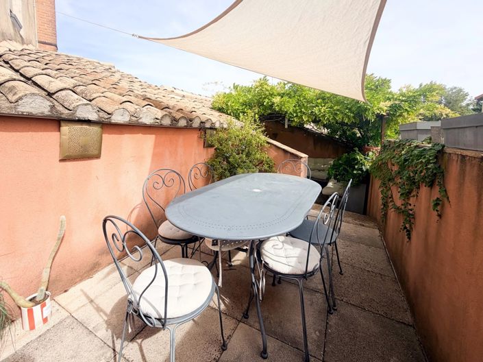 Image No.10-6 Bed House for sale