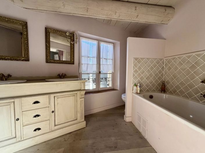 Image No.14-6 Bed House for sale