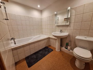 03395af99b0f1d3e2facbc73f314af42016184a565400