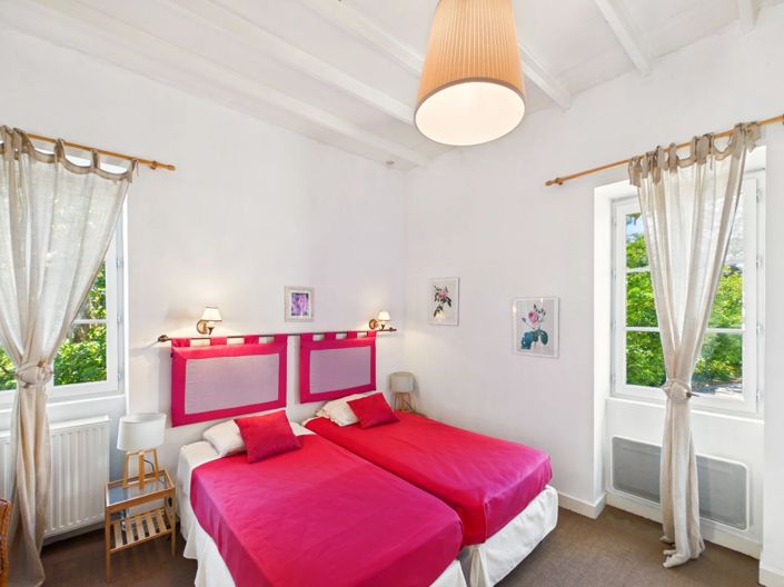 Image No.9-14 Bed House for sale