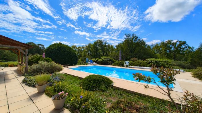 Image No.2-4 Bed House for sale