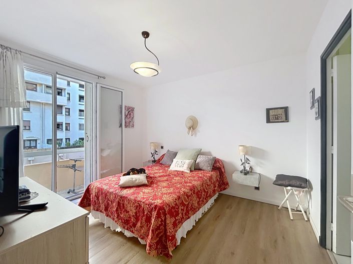 Image No.5-1 Bed Property for sale