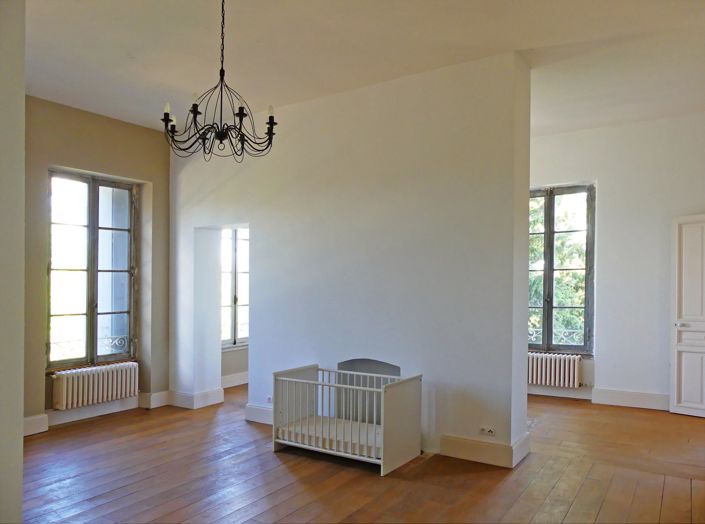 Image No.10-6 Bed House for sale