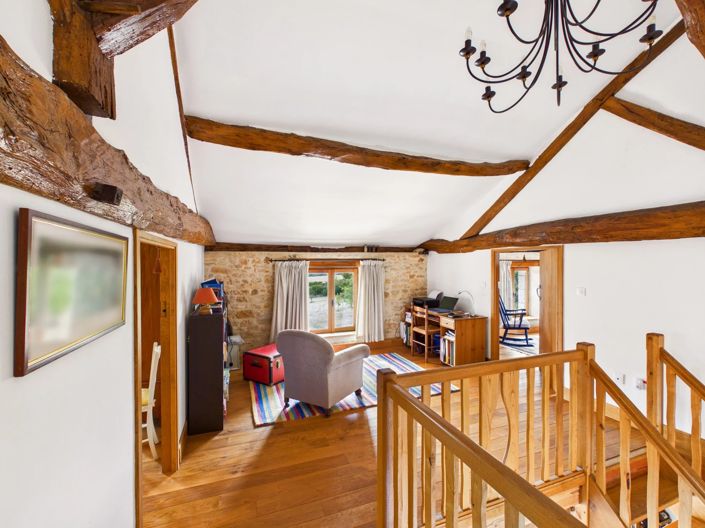 Image No.10-6 Bed House for sale