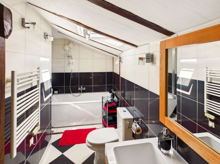Image No.15-6 Bed House for sale