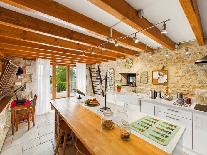 Image No.3-6 Bed House for sale
