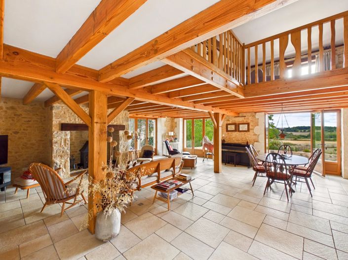 Image No.9-6 Bed House for sale