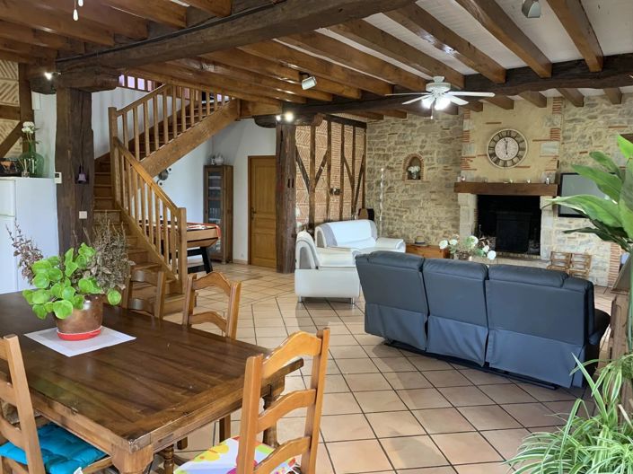 Image No.4-8 Bed House for sale