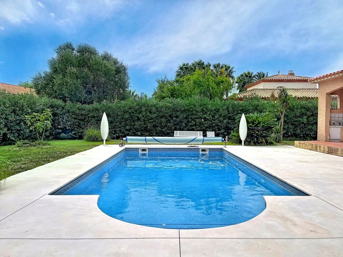 Image No.2-4 Bed House for sale