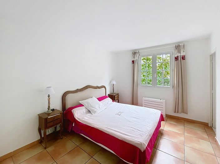 Image No.7-4 Bed House for sale