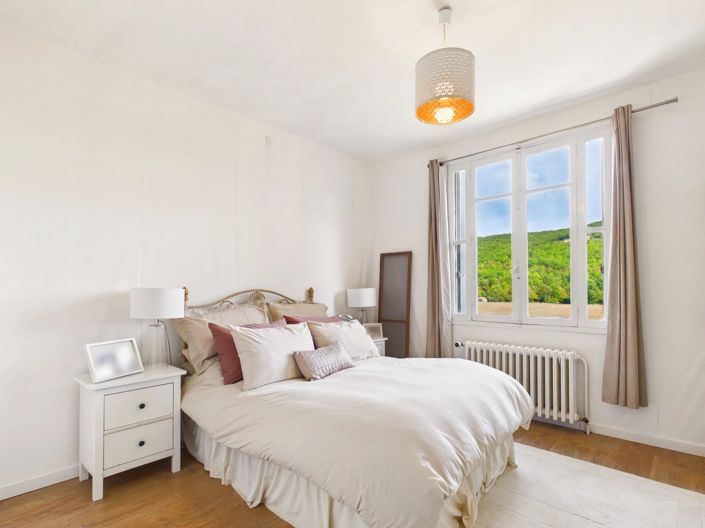 Image No.6-4 Bed House for sale