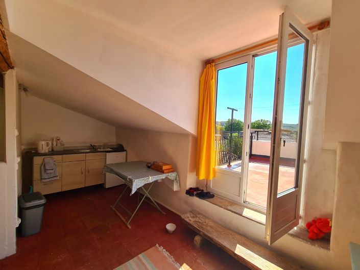Image No.8-3 Bed House for sale