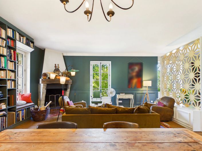 Image No.4-8 Bed Village House for sale