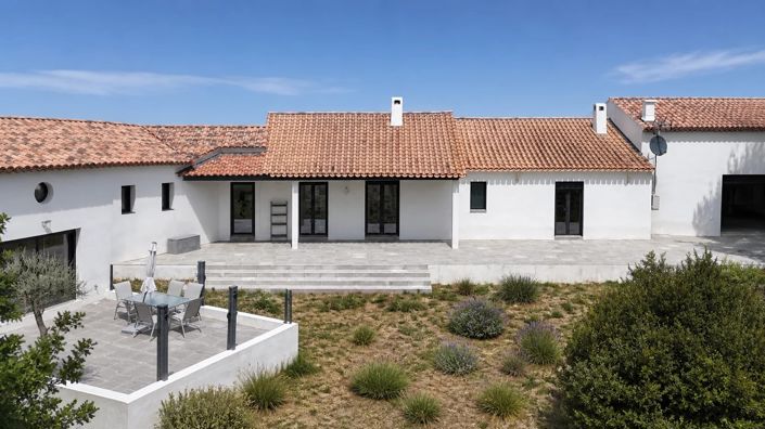 Image No.9-8 Bed House for sale