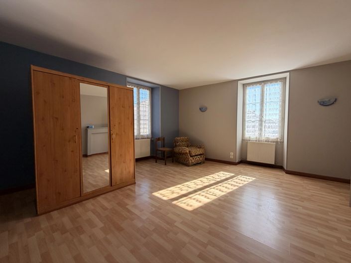Image No.10-1 Bed House for sale