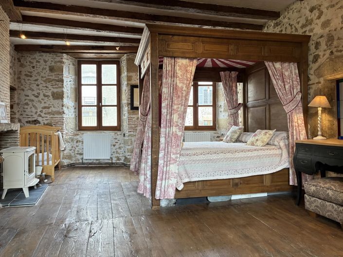Image No.9-4 Bed House for sale