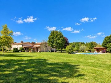 1 - Blaye, House