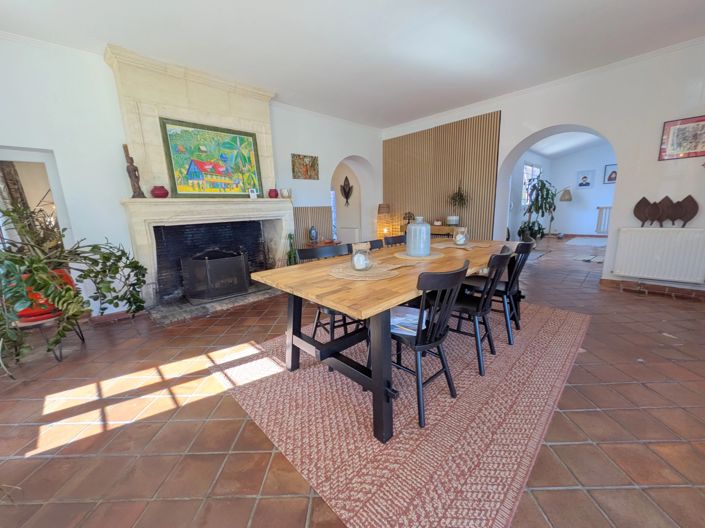 Image No.3-5 Bed House for sale
