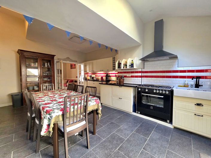 Image No.4-4 Bed House for sale