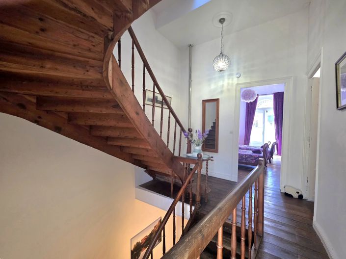 Image No.6-4 Bed House for sale