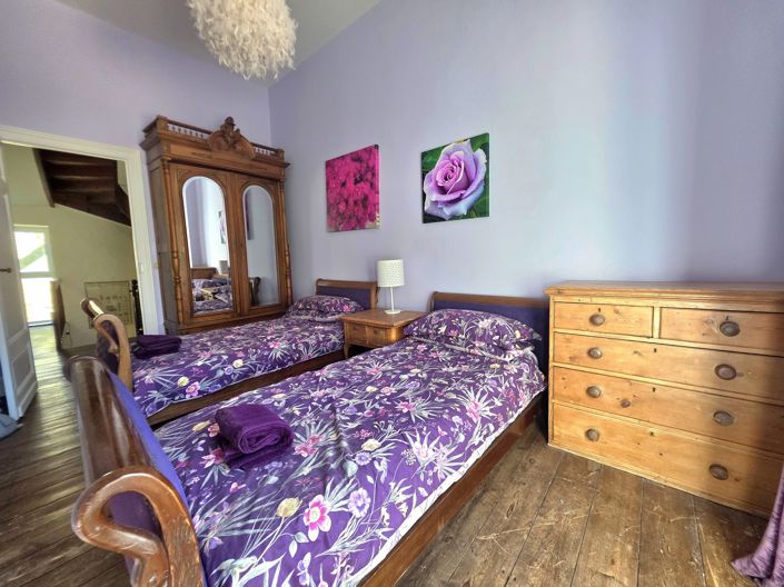 Image No.8-4 Bed House for sale