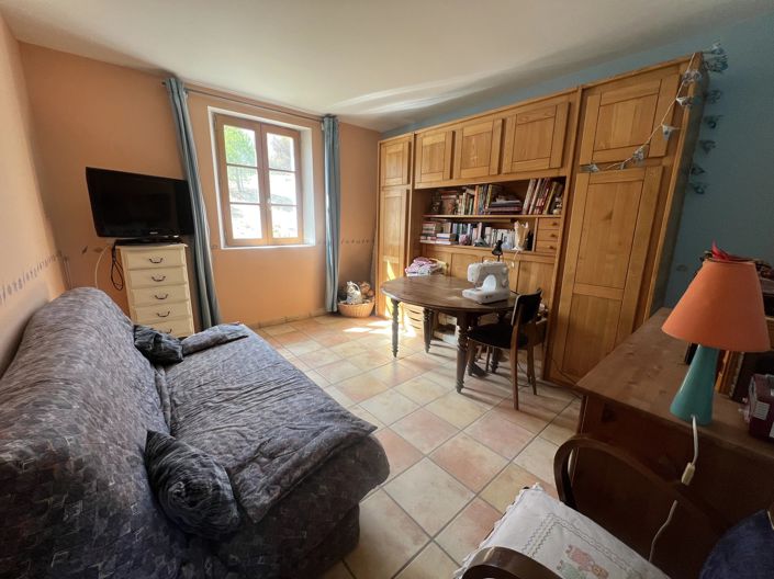 Image No.6-4 Bed House for sale