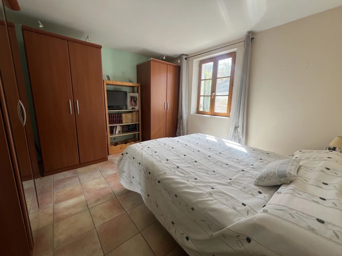 Image No.8-4 Bed House for sale