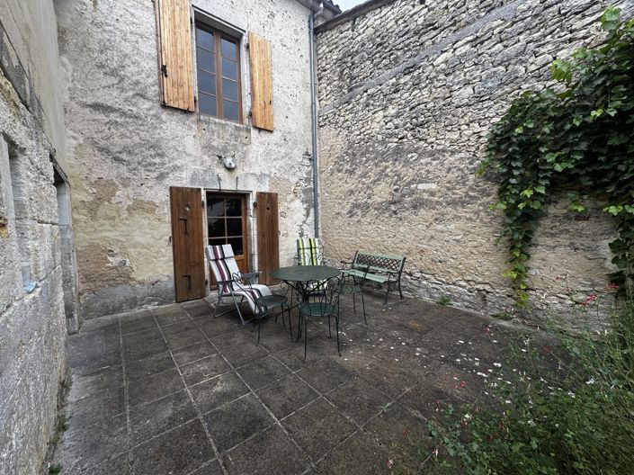 Image No.10-3 Bed House for sale