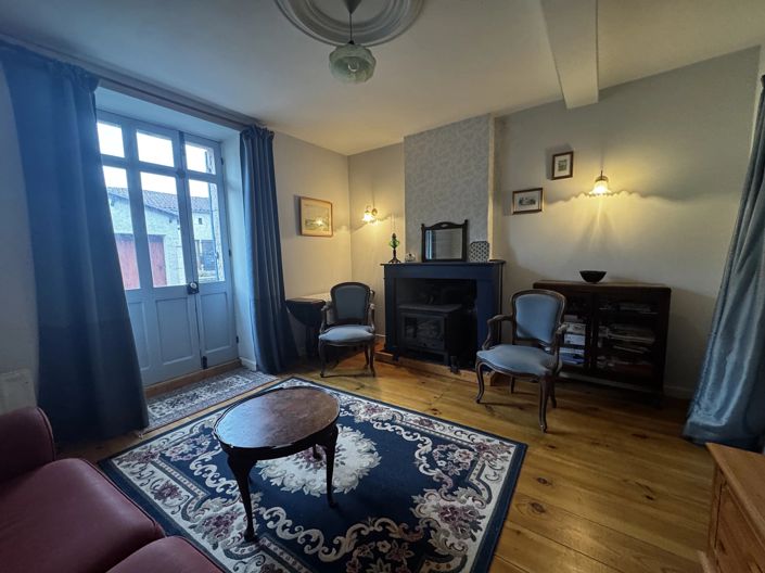 Image No.3-3 Bed House for sale